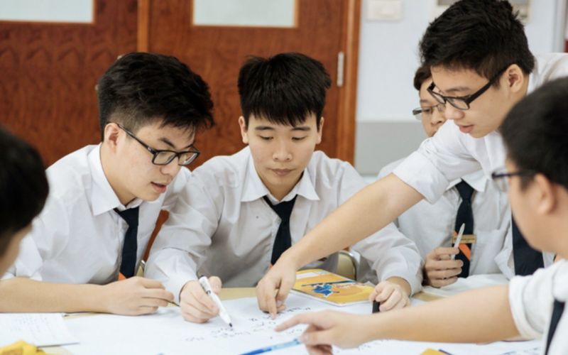 nên chọn trường song ngữ hay trường quốc tế