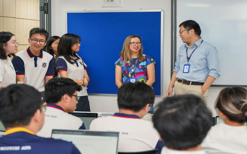 trường quốc tế là gì